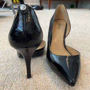 Michael Kors flex pump